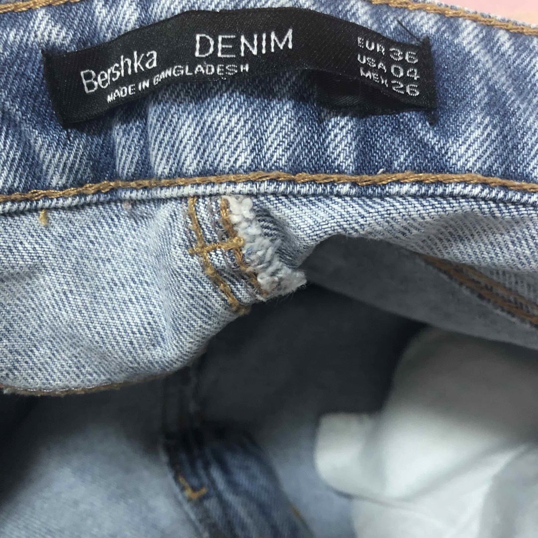 Bershka(ベルシュカ)のテーパードデニムパンツ レディースのパンツ(デニム/ジーンズ)の商品写真