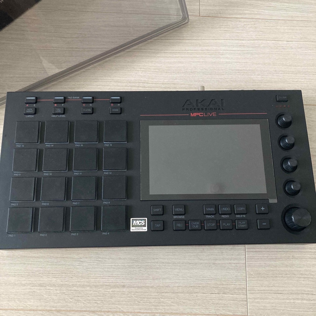 新古品　AKAI MPC LIVE 箱付 美品　即日発送OK 楽器のDJ機器(その他)の商品写真