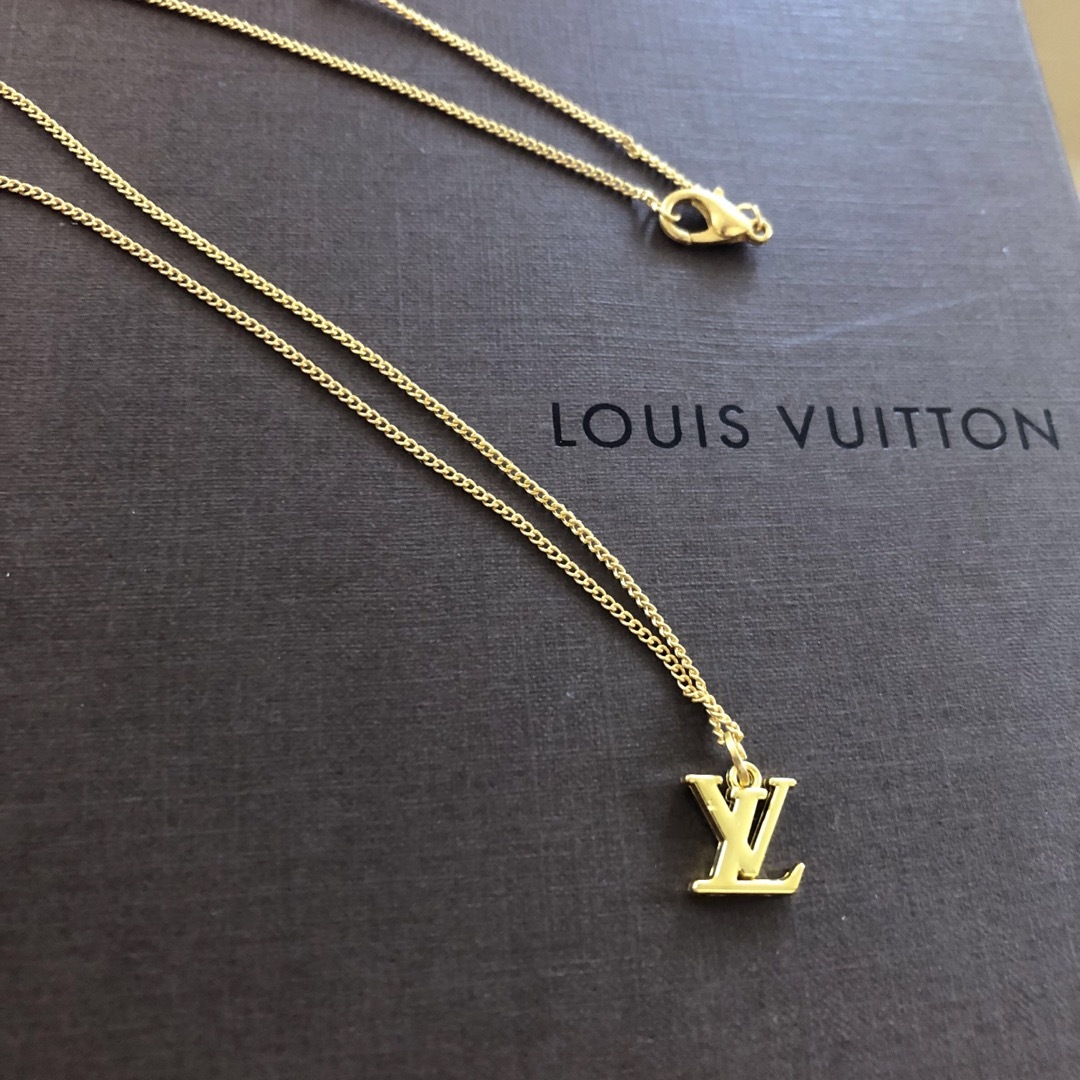 ルイヴィトン　LOUIS VUITTON ロゴチャーム　ゴールドネックレス