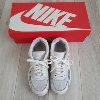 NIKE モアテン　23.5cm