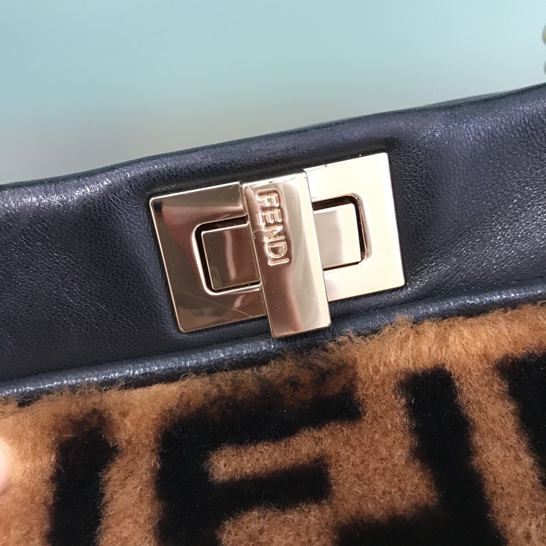 FENDI ミニピーカブー　ムートン　ズッカ柄　フェンディ