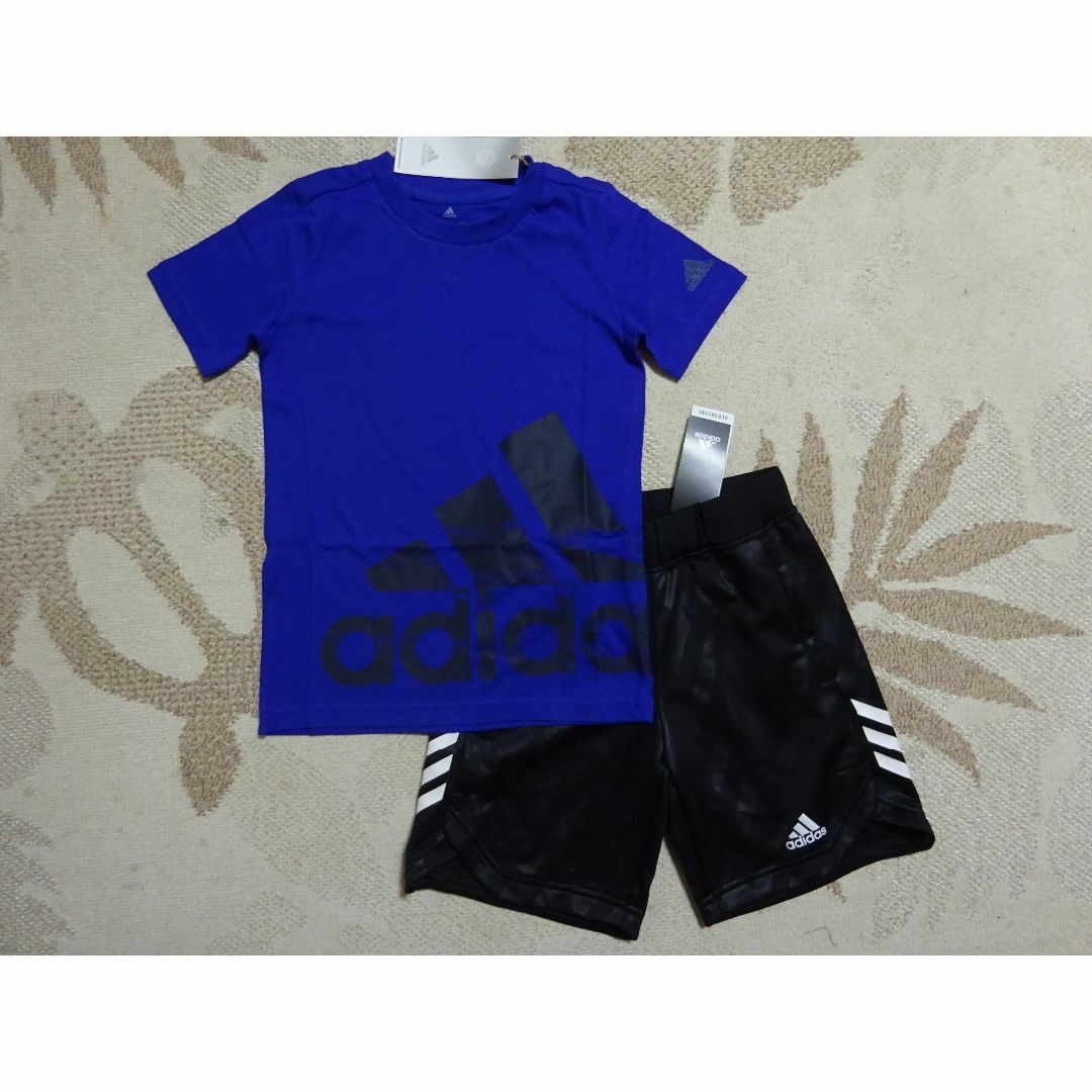 adidas(アディダス)の 新品★アディダス★130★快適!!★半袖Ｔシャツ 青・ハーフパンツ 黒★上下 キッズ/ベビー/マタニティのキッズ服男の子用(90cm~)(その他)の商品写真