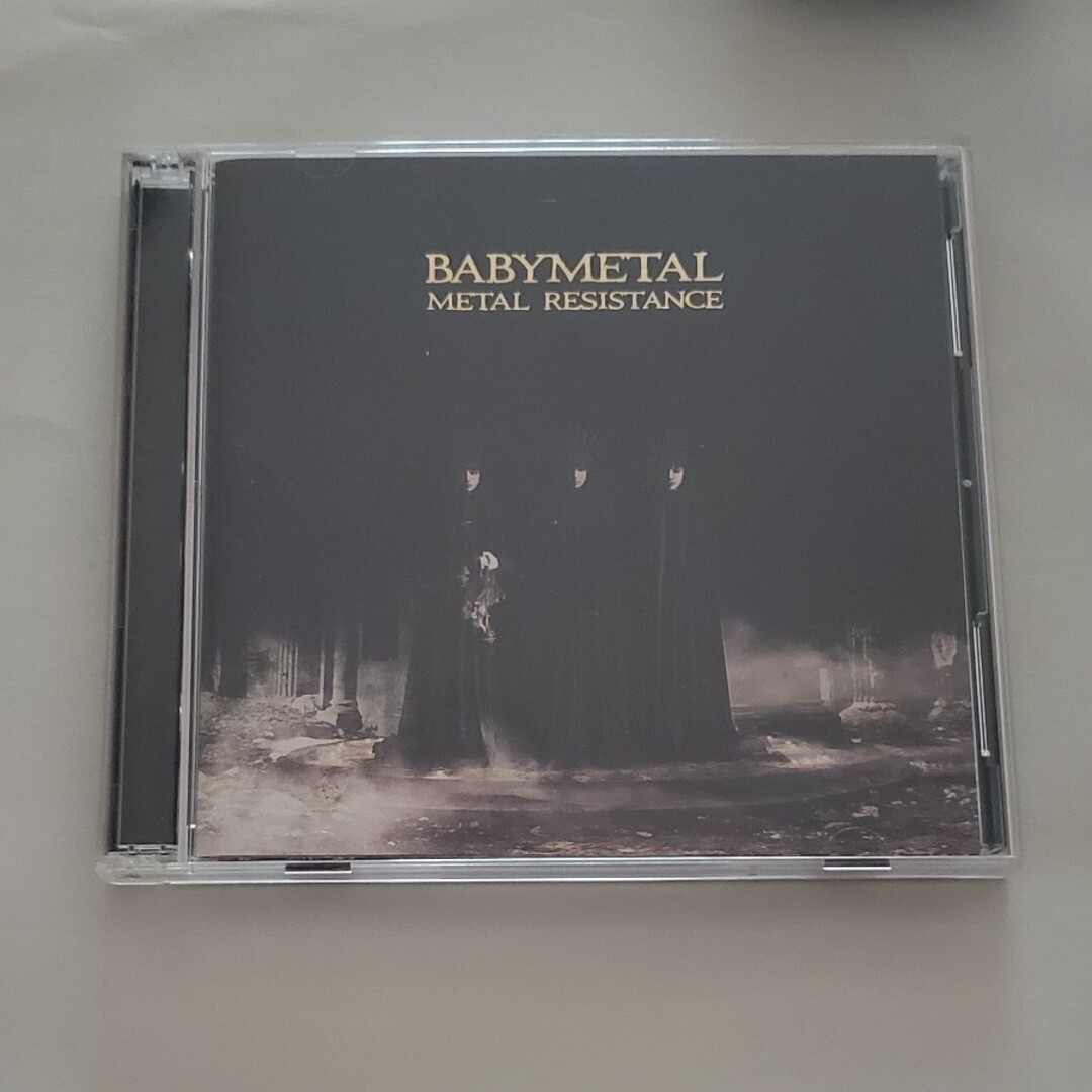 BABYMETAL(ベビーメタル)のbabymetal metal resistance CD+DVD エンタメ/ホビーのDVD/ブルーレイ(ミュージック)の商品写真