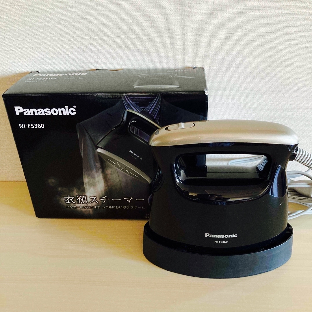 Panasonic(パナソニック)のPanasonic 衣類スチーマー ブラック NI-FS360 スマホ/家電/カメラの生活家電(アイロン)の商品写真
