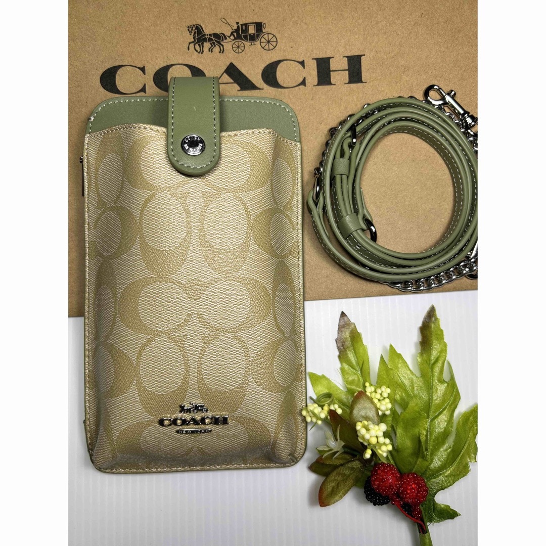 SALE/10%OFF 新品未使用コーチシグネチャーカーキモスグリーンスマホ