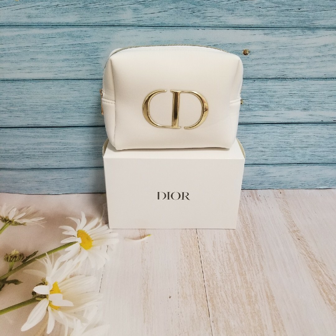 Dior - 《新品》Dior ディオール ノベルティポーチ ゴールドの通販 by
