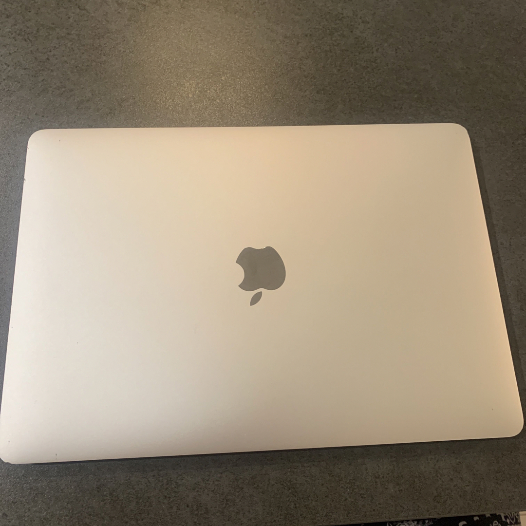 本体+箱APPLE MacBook Pro13インチ　 MUHQ2J/A