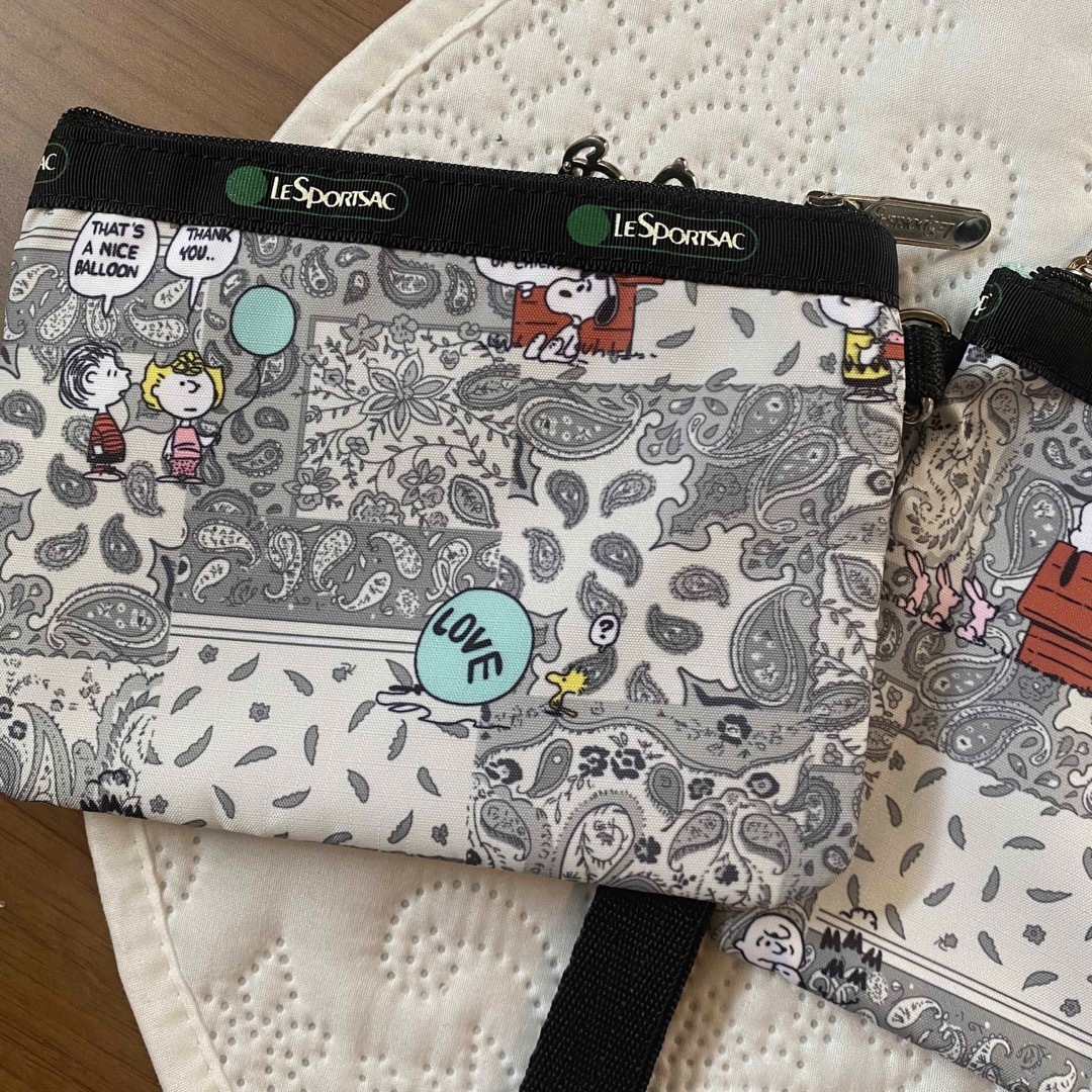 LeSportsac(レスポートサック)の[新品] レスポートサック　スヌーピー　3連ポーチ　グレー　トラベルポーチ レディースのファッション小物(ポーチ)の商品写真