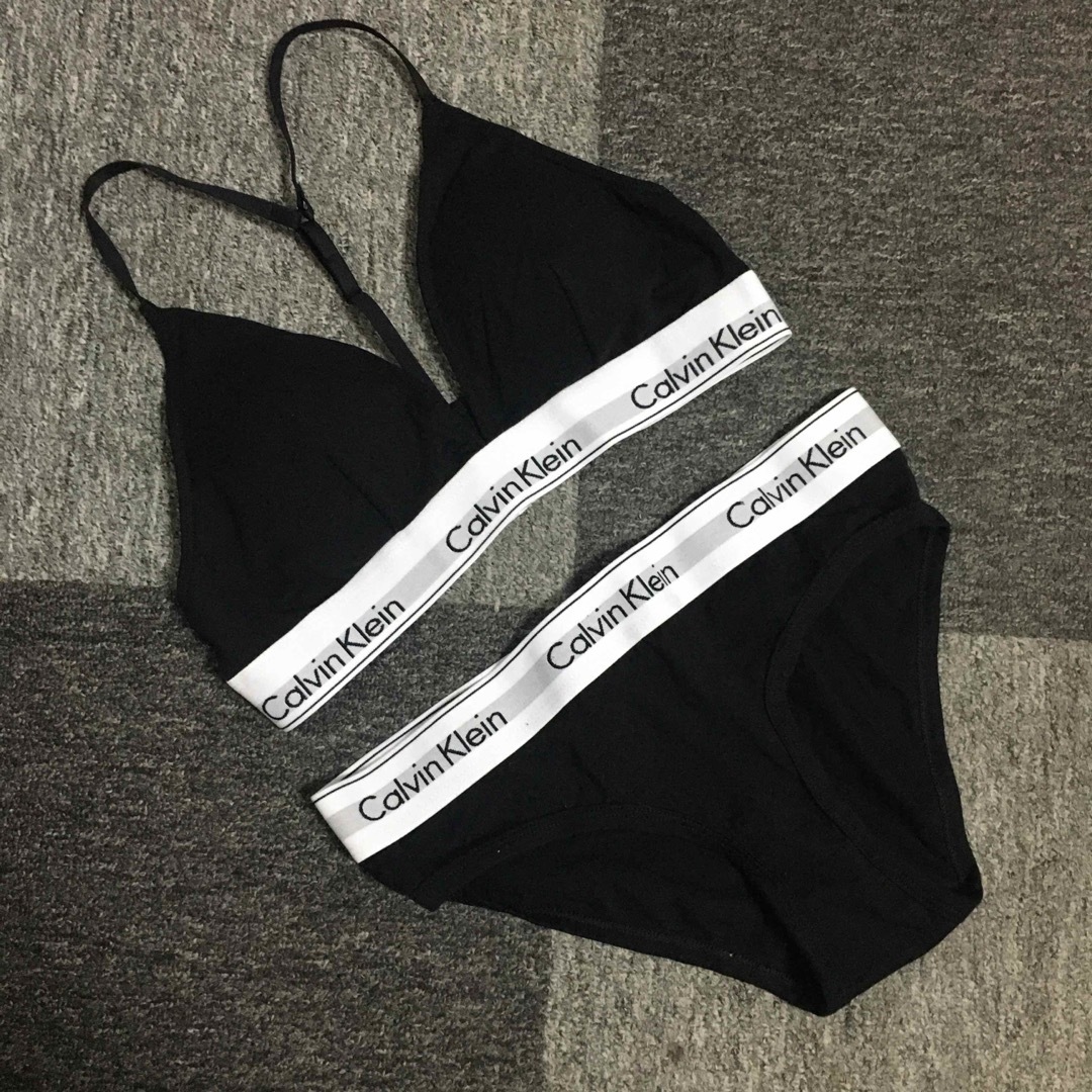 ck Calvin Klein(シーケーカルバンクライン)のカルバンクライン　レディース　上下セット　三角ブラ&ショーツ　黒　下着　L レディースの下着/アンダーウェア(ブラ&ショーツセット)の商品写真