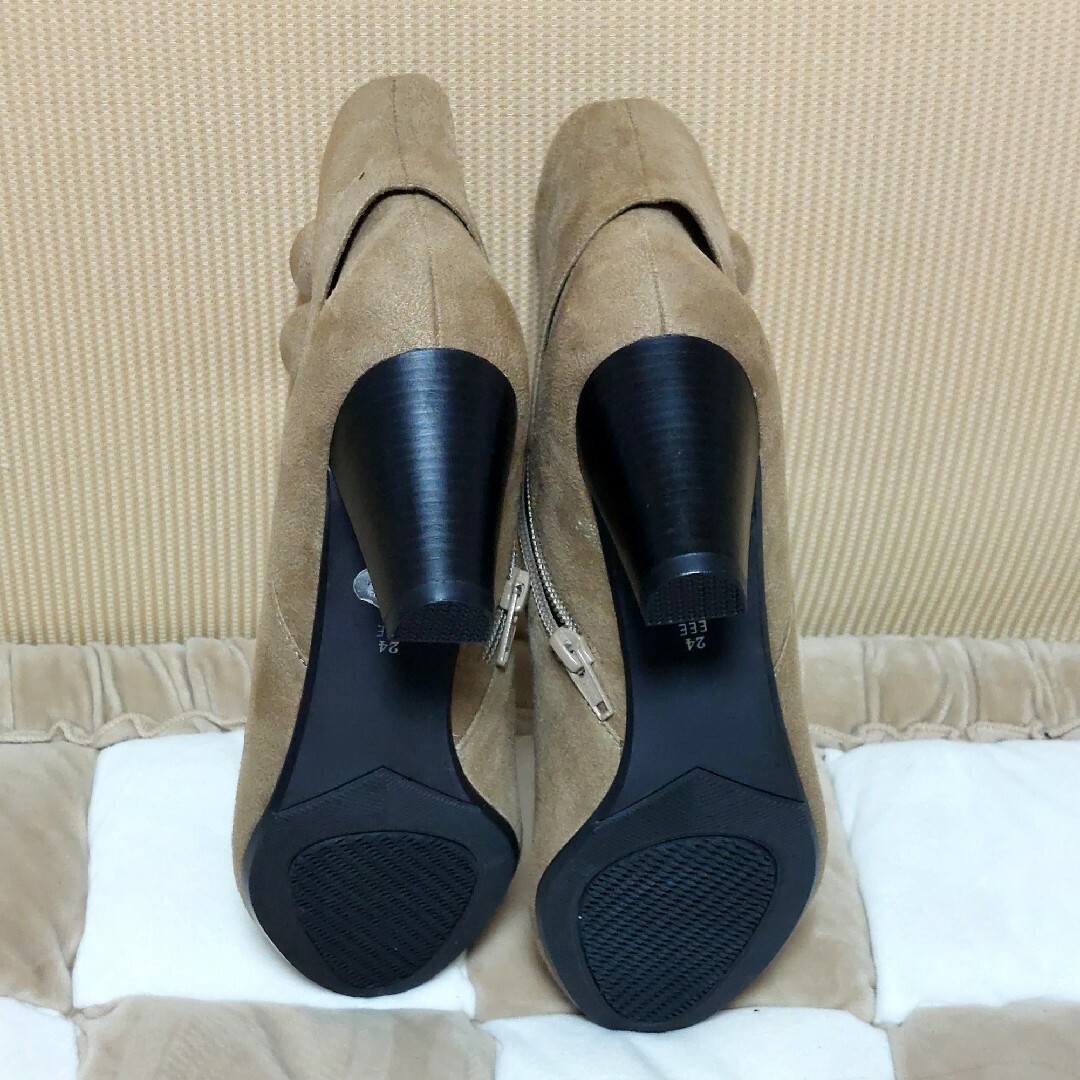 新品未使用品【L＆Beautiful】ハーフブーツ  24.0cm(EEE) レディースの靴/シューズ(ブーツ)の商品写真
