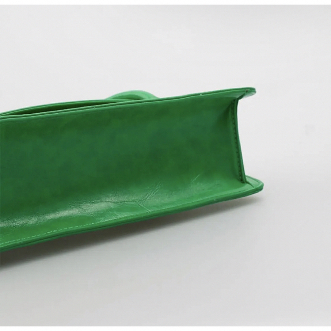 dholic(ディーホリック)の【期間限定値下げ】 nugu 緑　グリーン スクエア　トート　バッグ レディースのバッグ(トートバッグ)の商品写真