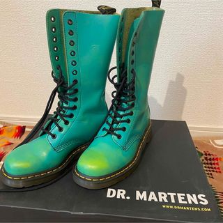 ドクターマーチン(Dr.Martens)の美品！ドクターマーチン Dr.Martens グリーン ブーツ(ブーツ)