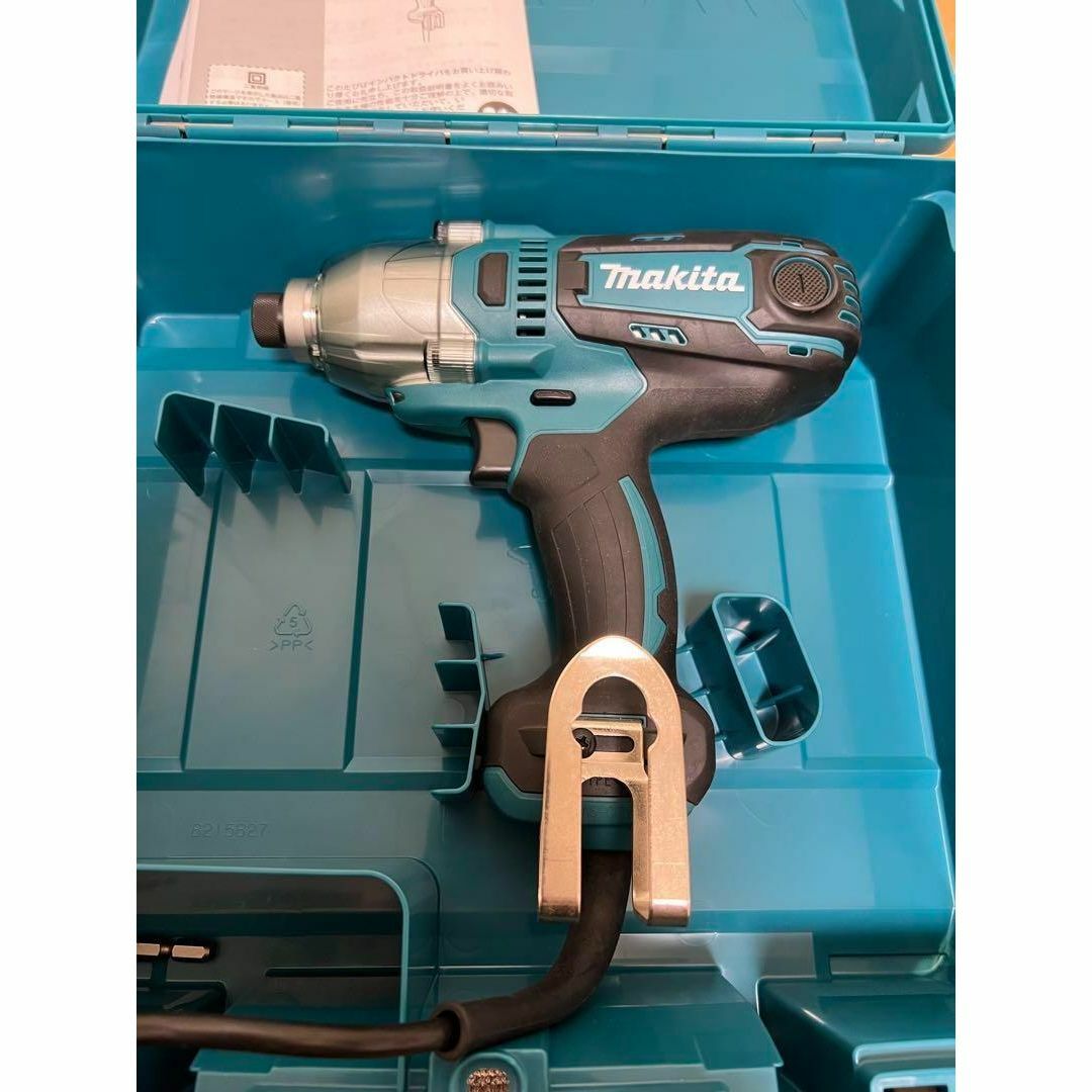 Makita 未使用品 訳あり マキタ TD0220 インパクトドライバー コード10mの通販 by KQ shop｜マキタならラクマ