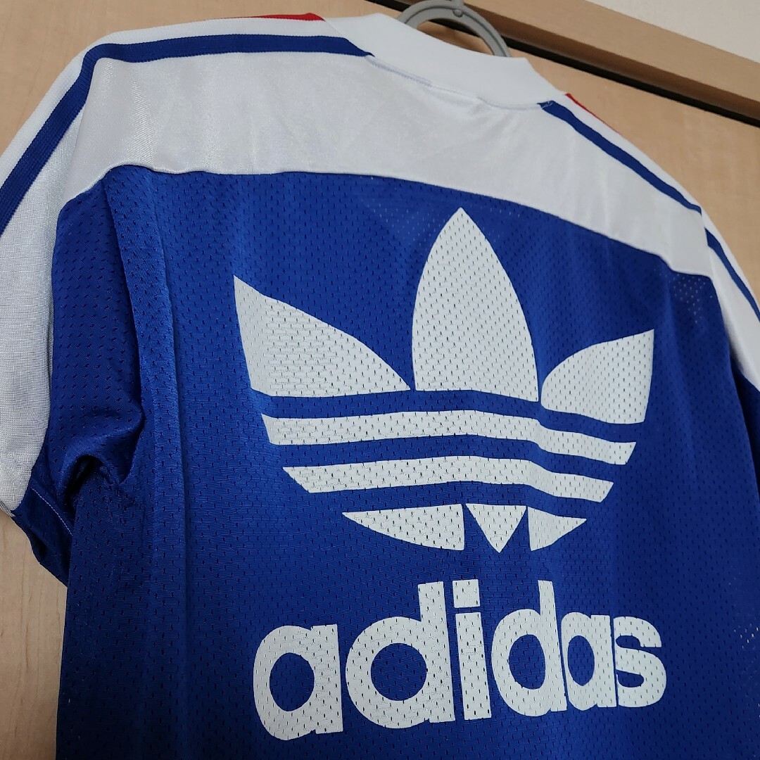 Originals（adidas）(オリジナルス)のアディダス オリジナルス デサント製 プラシャツ ビッグ トレフォイル 極美品 スポーツ/アウトドアのサッカー/フットサル(ウェア)の商品写真