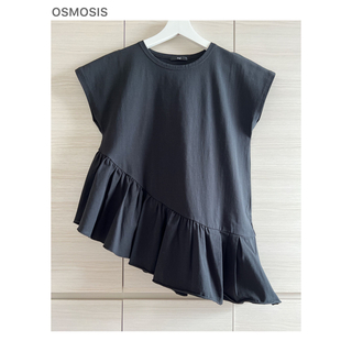 オズモーシス(OSMOSIS)の最終sale⭐︎新品✦︎OSMOSIS❤︎カットソー❤︎アシンメトリー フリル(カットソー(半袖/袖なし))