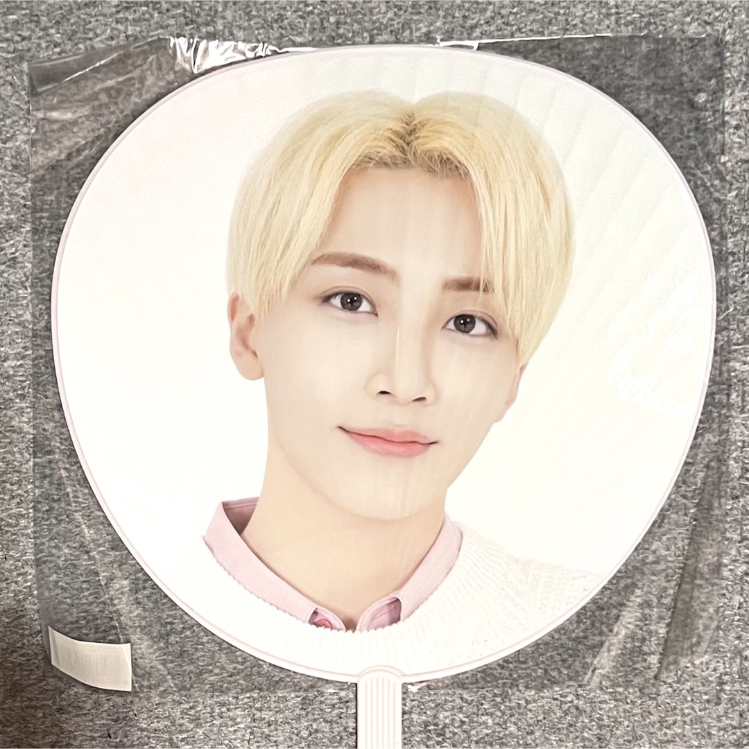 ジョンハン うちわ (HARUジョンハンうちわ SEVENTEEN づらく) ジョンハン うちわ (HARUジョンハンうちわ SEVENTEEN づらく)