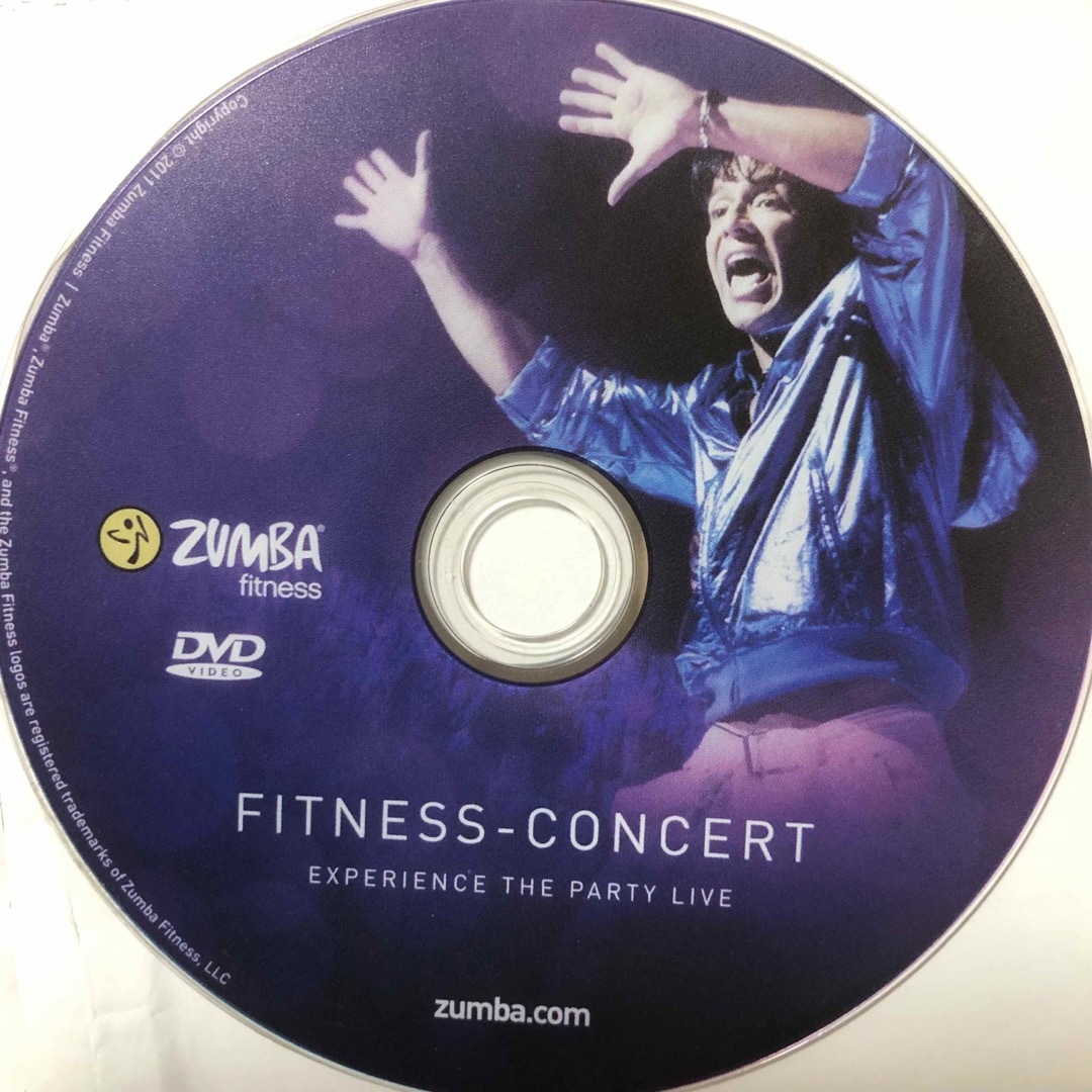 Zumba(ズンバ)のズンバ　fitness concert 自宅練習用DVD エンタメ/ホビーのDVD/ブルーレイ(スポーツ/フィットネス)の商品写真