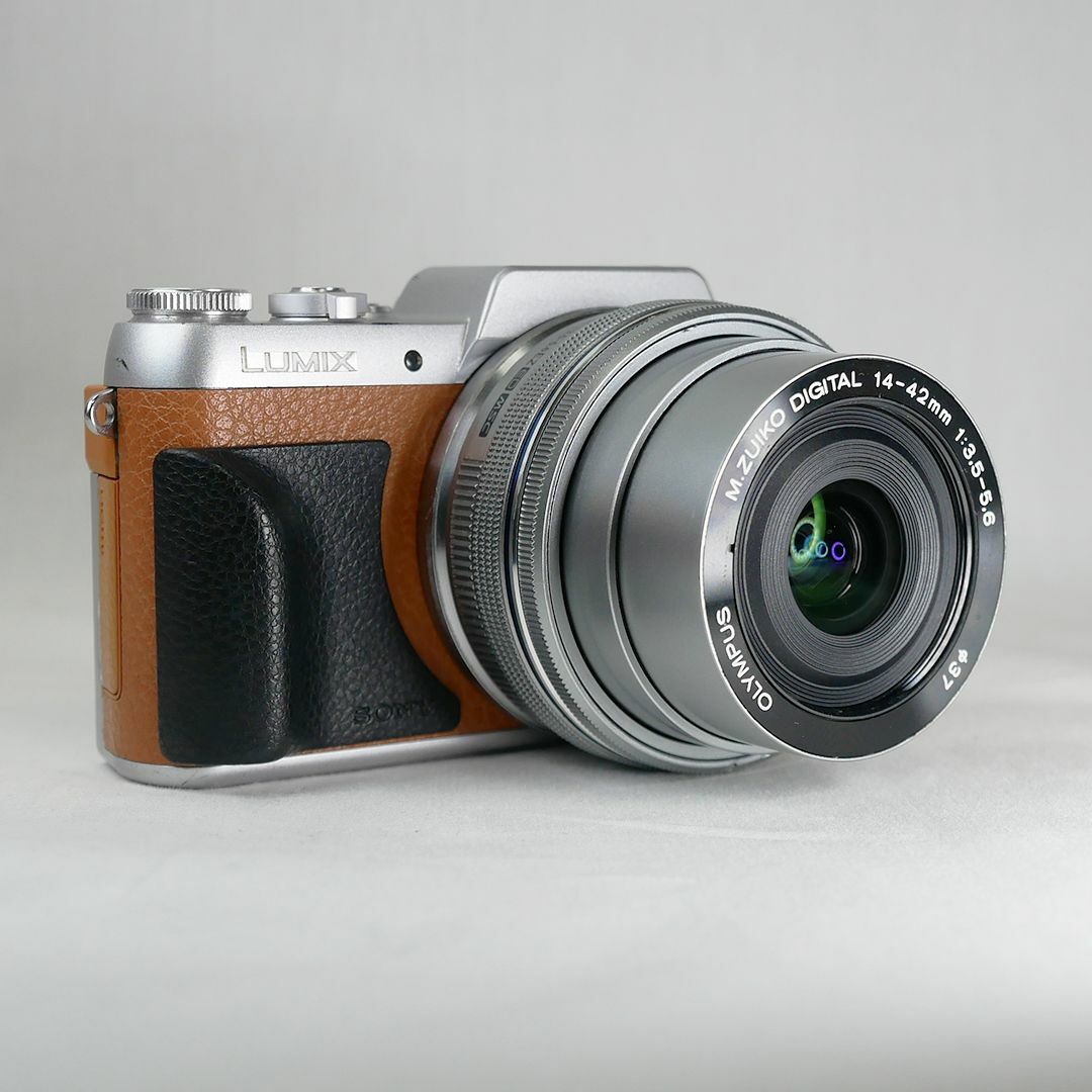 OLYMPUS 電動パンケーキレンズ M.ZUIKO 14-42mm シルバーの通販 by