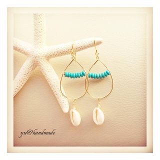 海を感じるタカラ貝とターコイズピアス🏄(ピアス)