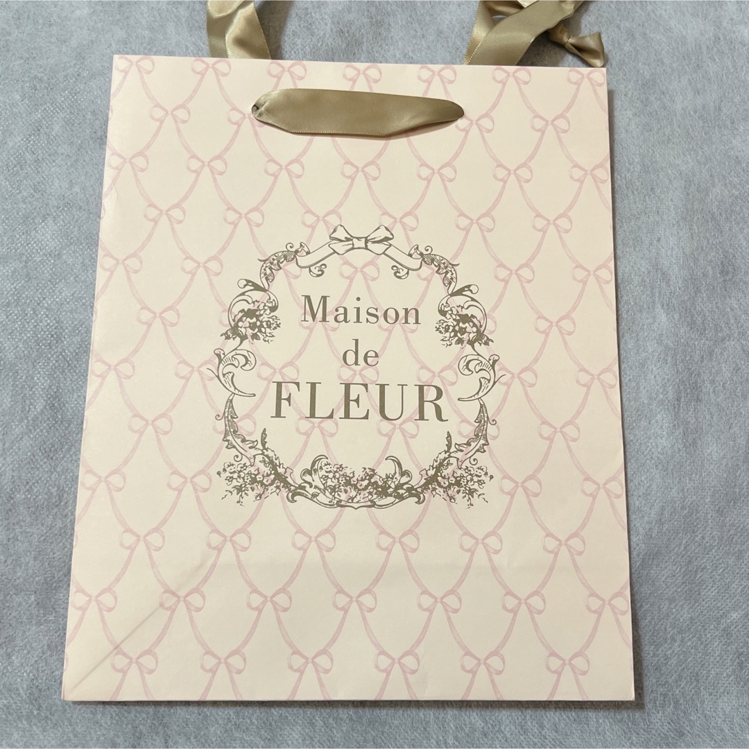 Maison de FLEUR(メゾンドフルール)のMaison de FLEUR  サイドリボントートバッグ　新品　匿名配送 レディースのバッグ(トートバッグ)の商品写真