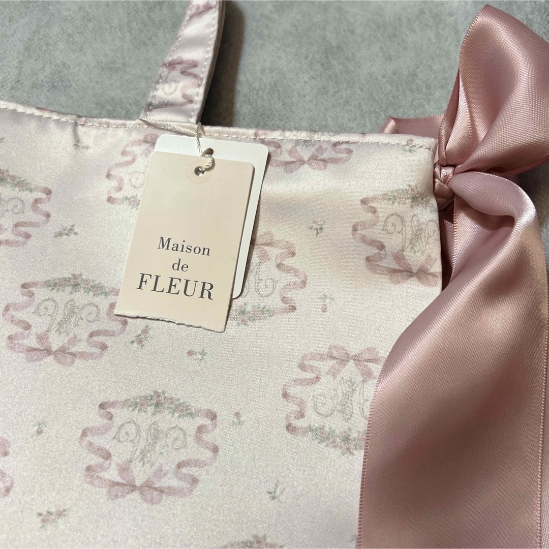 Maison de FLEUR(メゾンドフルール)のMaison de FLEUR  サイドリボントートバッグ　新品　匿名配送 レディースのバッグ(トートバッグ)の商品写真