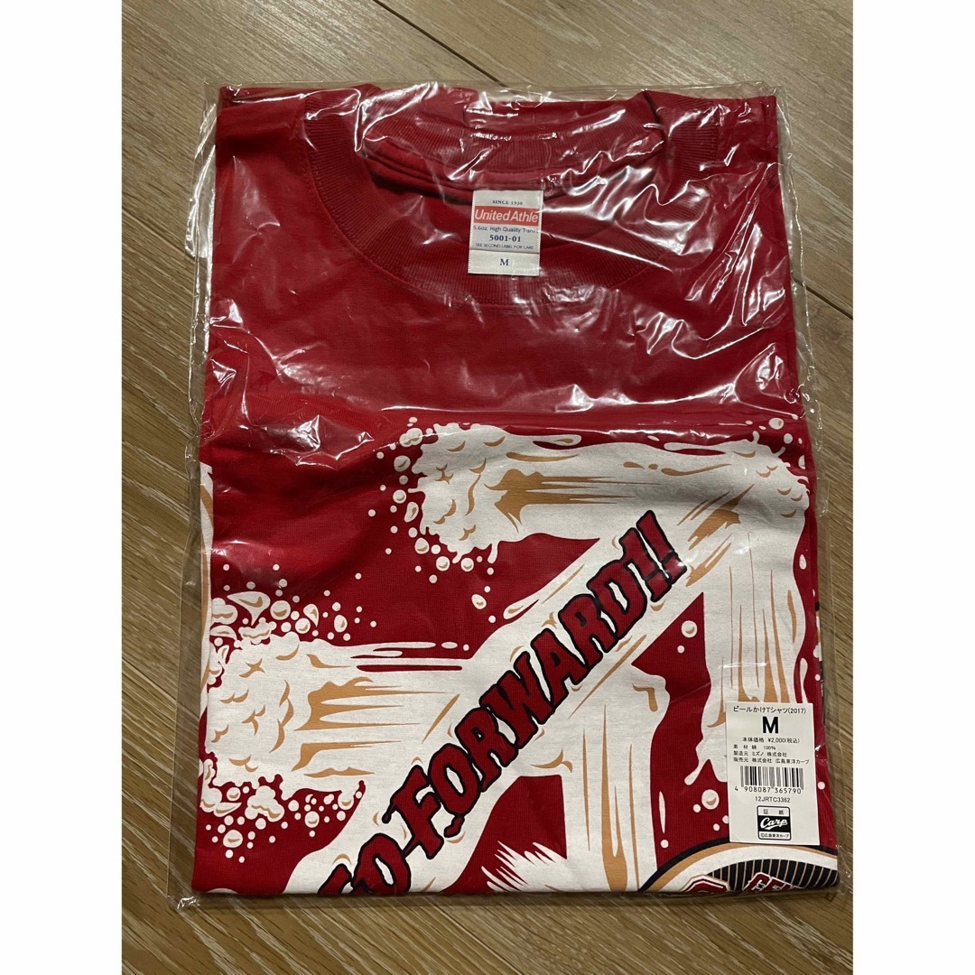 広島東洋カープ(ヒロシマトウヨウカープ)の★広島カープ 優勝記念Tシャツ スポーツ/アウトドアの野球(記念品/関連グッズ)の商品写真