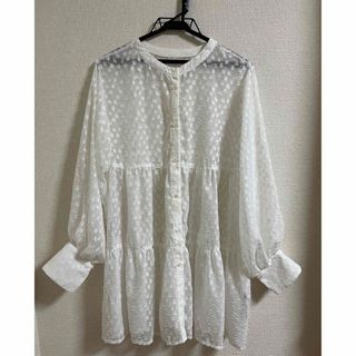 ダブルクローゼット(w closet)の【w closet】シアーブラウス　白　ティアード(シャツ/ブラウス(長袖/七分))