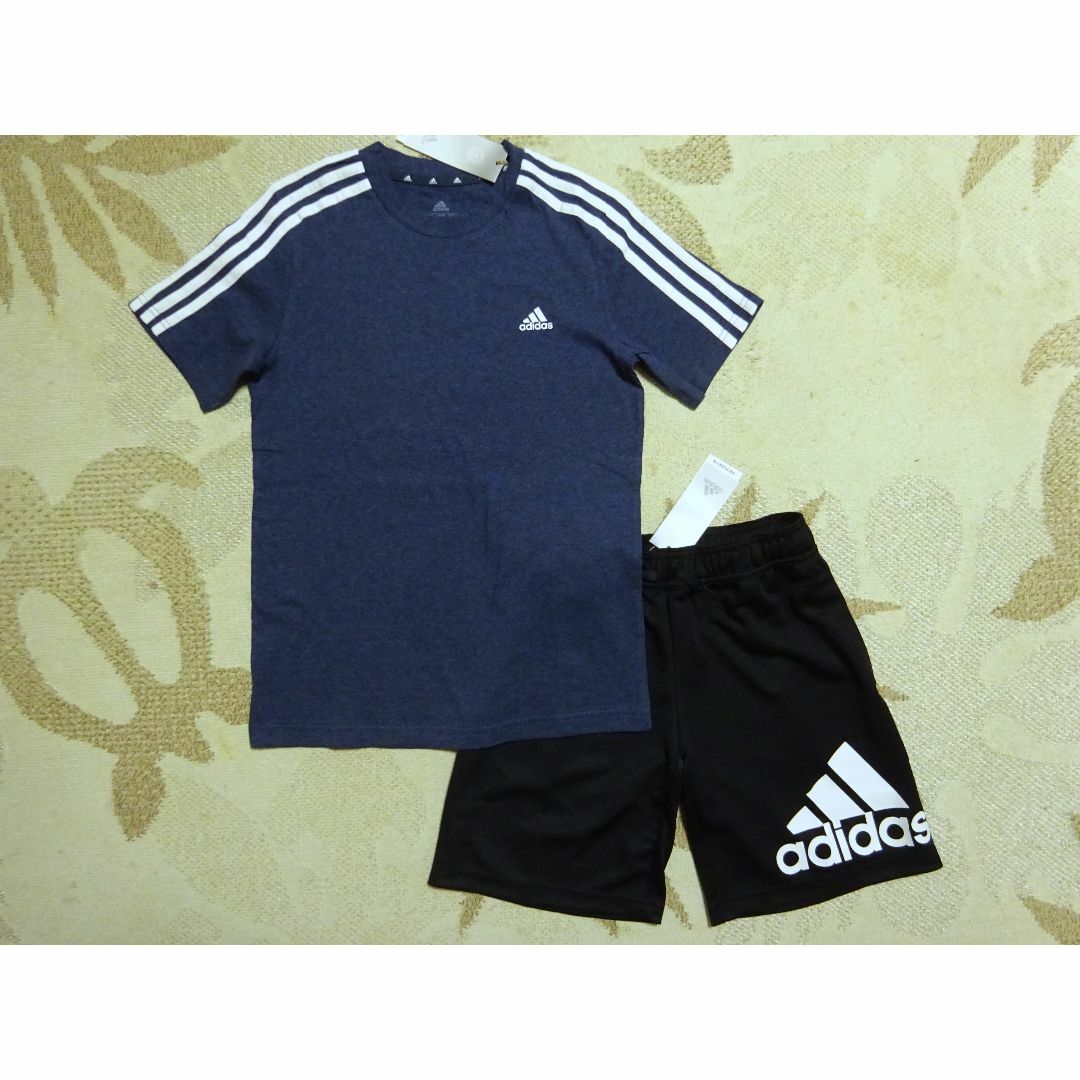 adidas(アディダス)の新品★アディダス★150★半袖Ｔシャツ杢紺・ビッグロゴハーフパンツ黒★上下 キッズ/ベビー/マタニティのキッズ服男の子用(90cm~)(その他)の商品写真