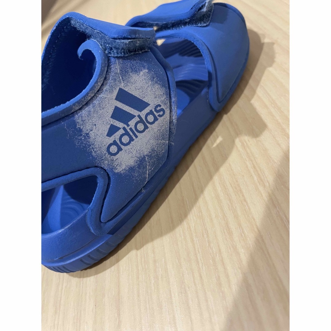 adidas(アディダス)のadidas キッズ　サンダル　16cm ブルー キッズ/ベビー/マタニティのキッズ靴/シューズ(15cm~)(サンダル)の商品写真