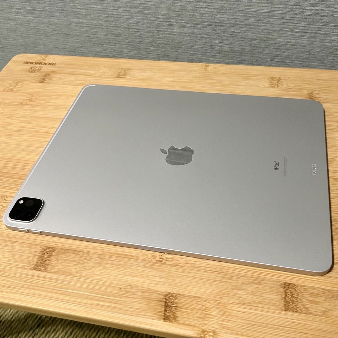 iPad(アイパッド)のiPad Pro 12.9インチ 第5世代 256G スマホ/家電/カメラのPC/タブレット(タブレット)の商品写真