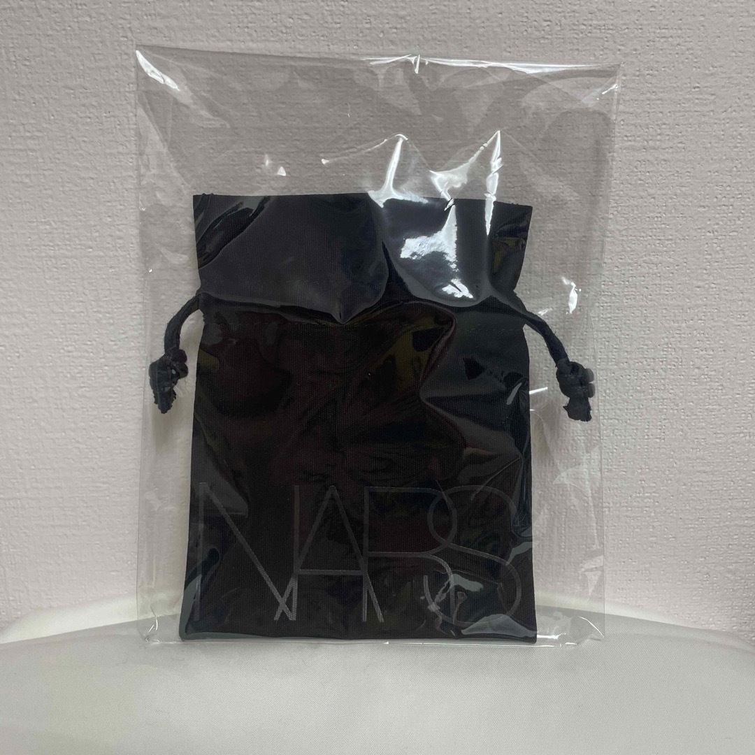 NARS(ナーズ)のNARS 巾着袋　ポーチ　黒　袋　ノベルティ　ミニポーチ レディースのファッション小物(ポーチ)の商品写真