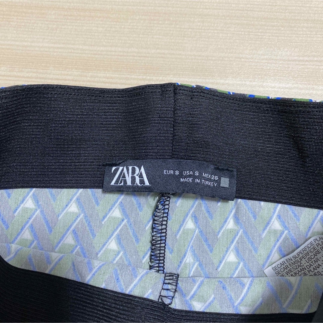 ZARA(ザラ)のZARA／ハイウエストパンツ レディースのパンツ(カジュアルパンツ)の商品写真