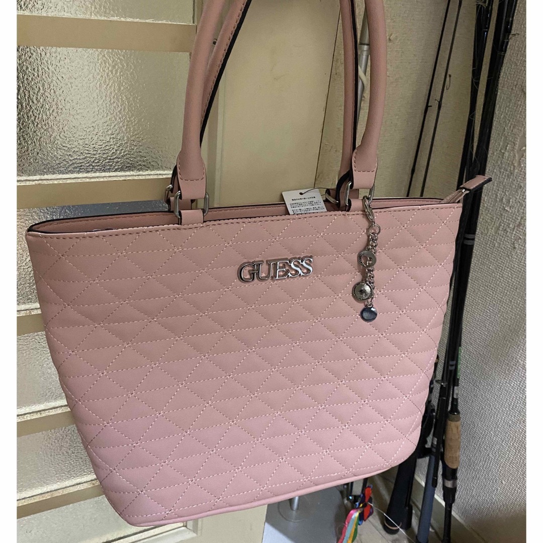 GUESS(ゲス)のGUESSバッグ レディースのバッグ(トートバッグ)の商品写真