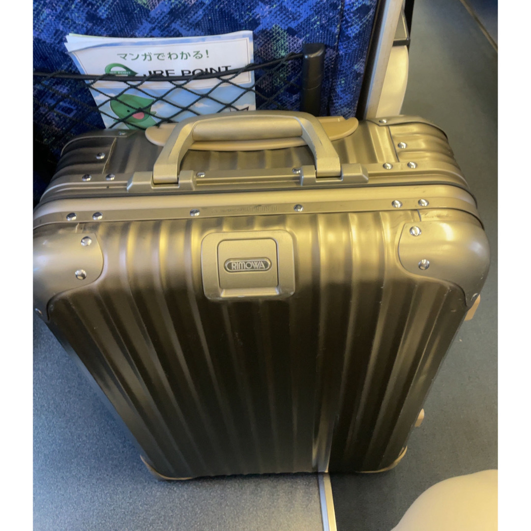 リモワ 32L トパーズプレミアム 2輪 キャリー シャンパンゴールド-