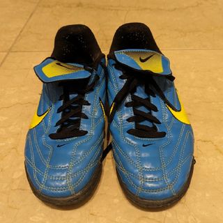 ナイキ(NIKE)のキッズシューズ　サッカーシューズ(スニーカー)