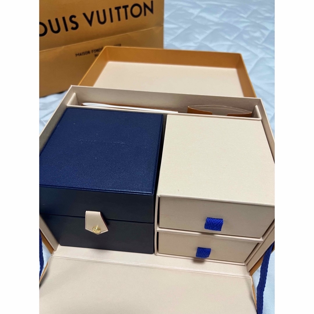 LOUIS VUITTON(ルイヴィトン)のbal様専用！ルイヴィトン　VUITTON アップルウォッチ　スマートウォッチ メンズの時計(腕時計(デジタル))の商品写真