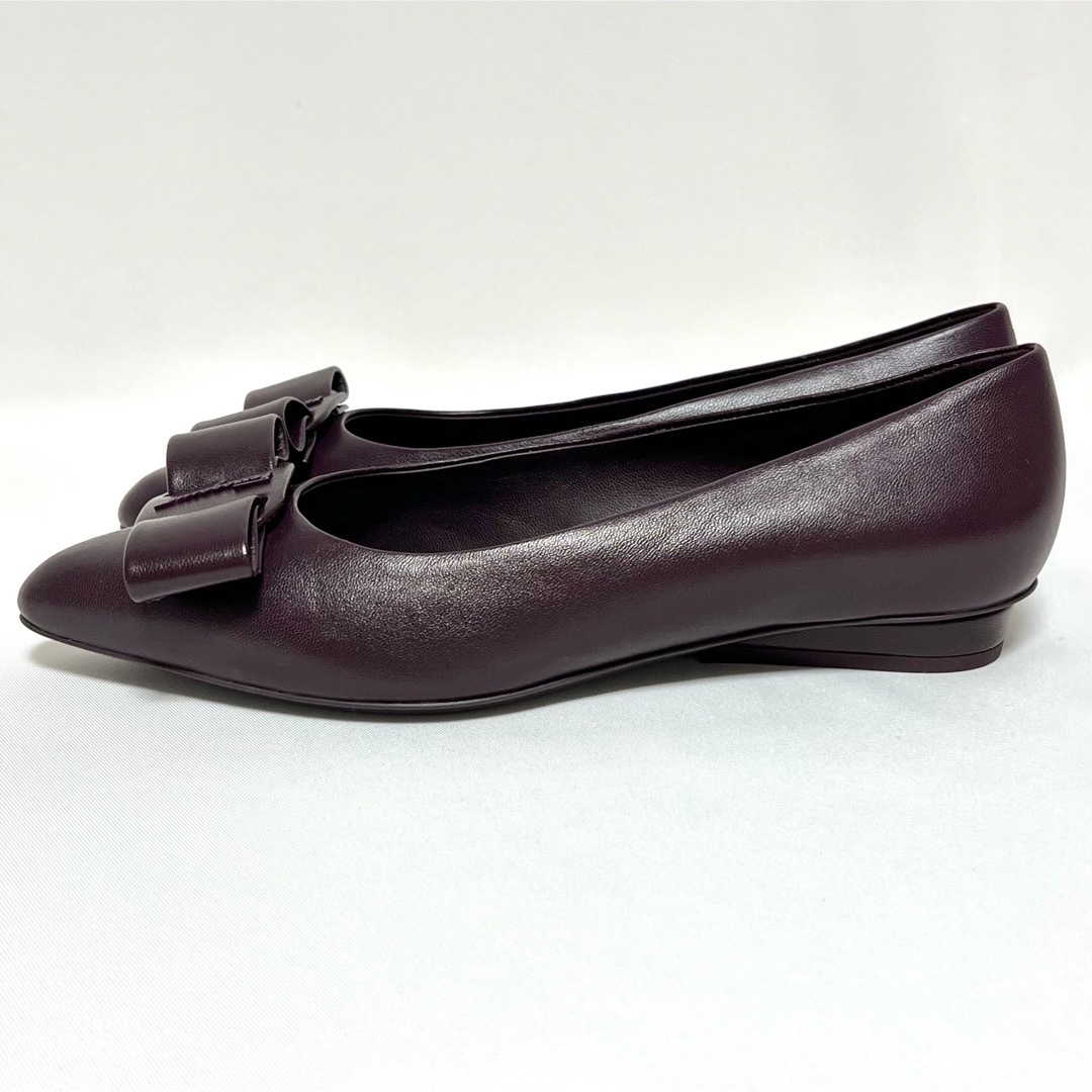 Ferragamo(フェラガモ)のフェラガモ VIVA ヴィヴァ プラム ナッパ カーフ レザー リボン パンプス レディースの靴/シューズ(ハイヒール/パンプス)の商品写真