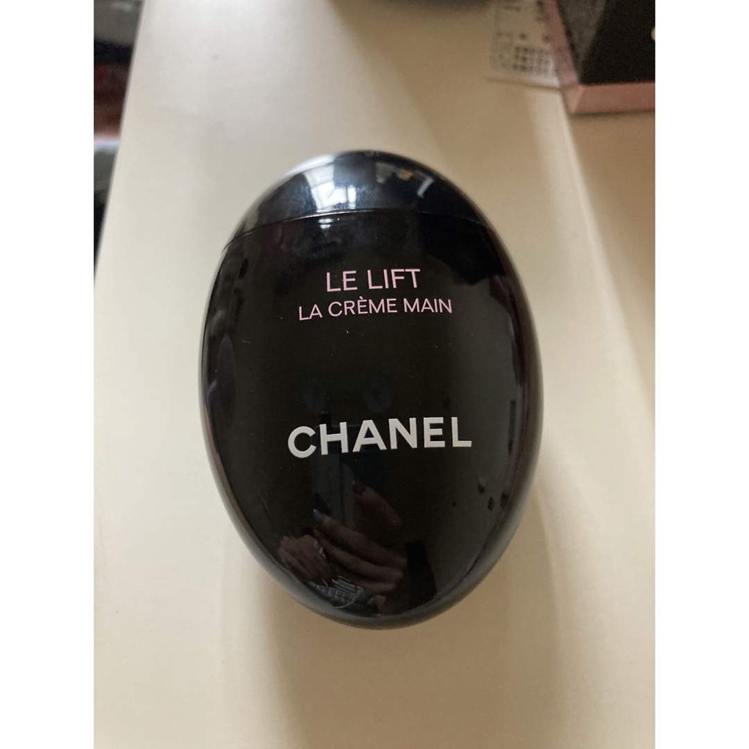 CHANEL(シャネル)のシャネル ル リフト ラ クレーム マン 50mL コスメ/美容のボディケア(ハンドクリーム)の商品写真