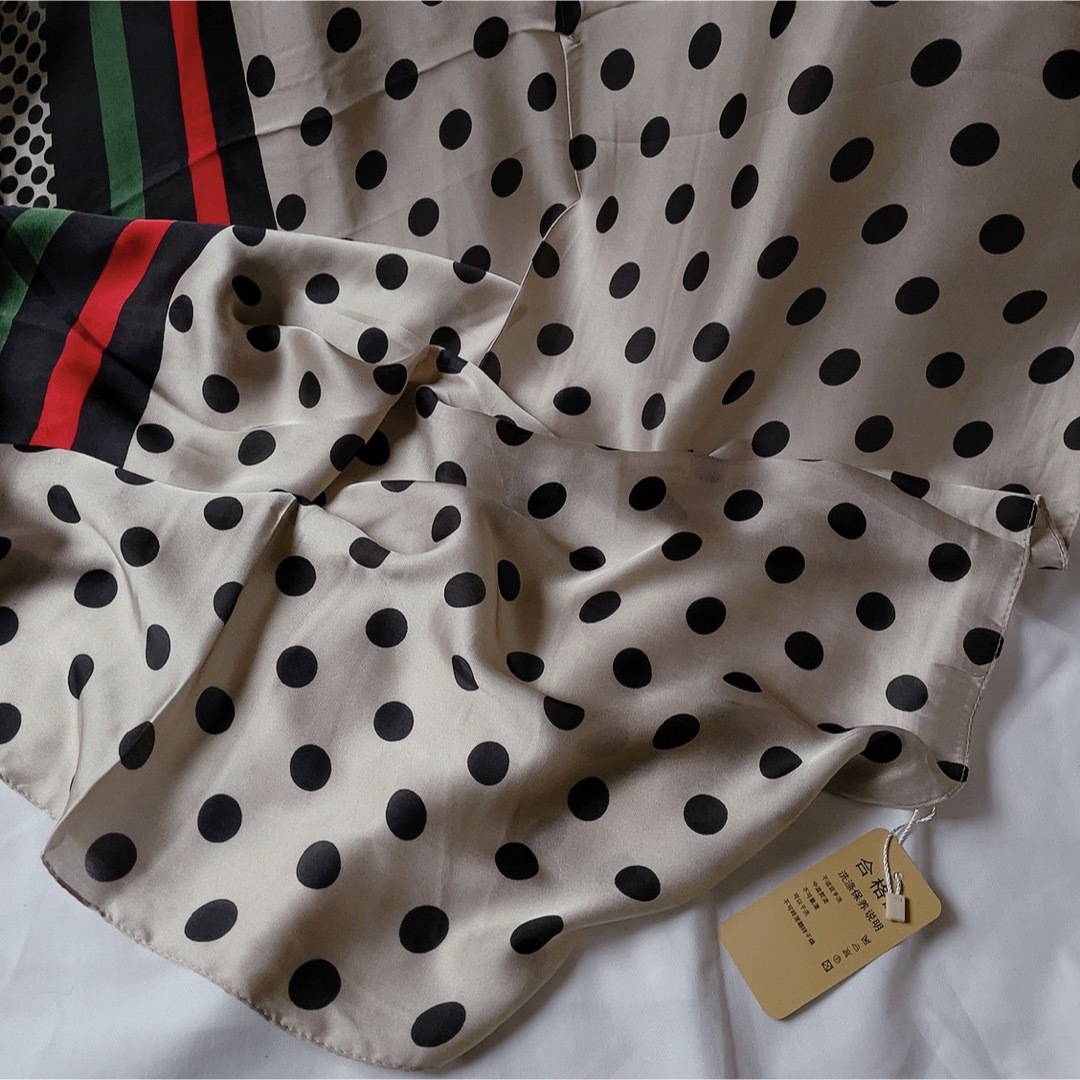 レディース ストール  黒 水玉 赤 緑 大判 シースルー スカーフ ひざかけ レディースのファッション小物(ストール/パシュミナ)の商品写真