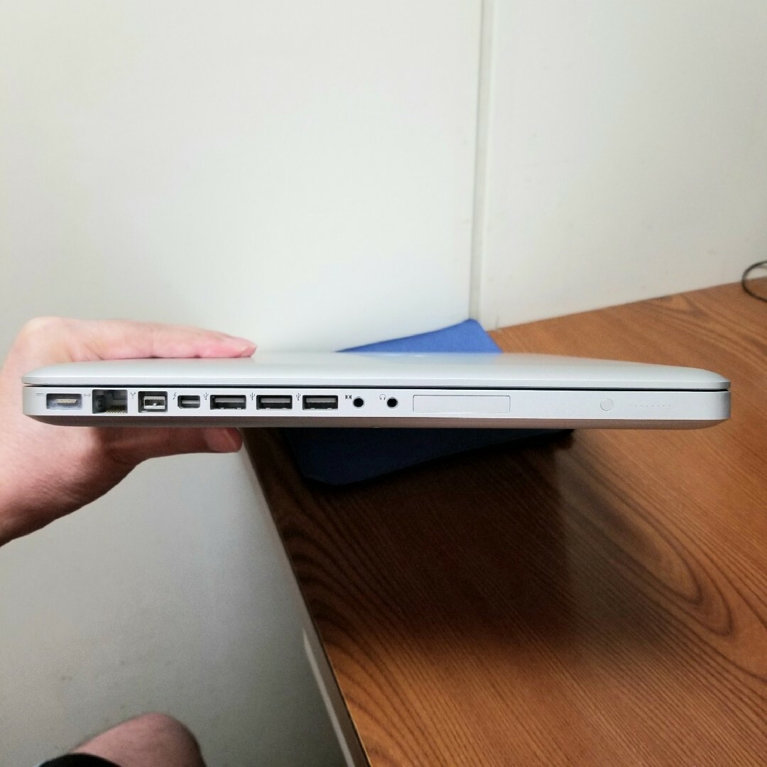 美品 Macbook Pro 17インチ 12G/SSD256GB office