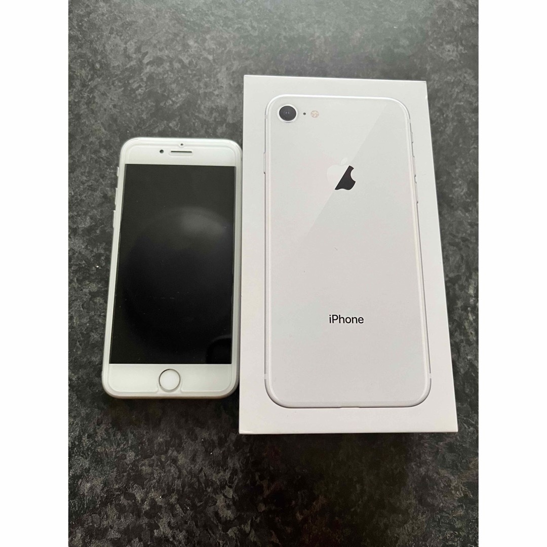 iPhone8本体　256GB Silver