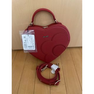 マリークワント(MARY QUANT)のマリークワントハートダイカットバッグ　新品　レッド(ショルダーバッグ)