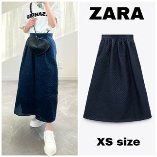 ザラ(ZARA)のZARA　ミディ丈ボリュームスカート　XSサイズ　紺色(ロングスカート)