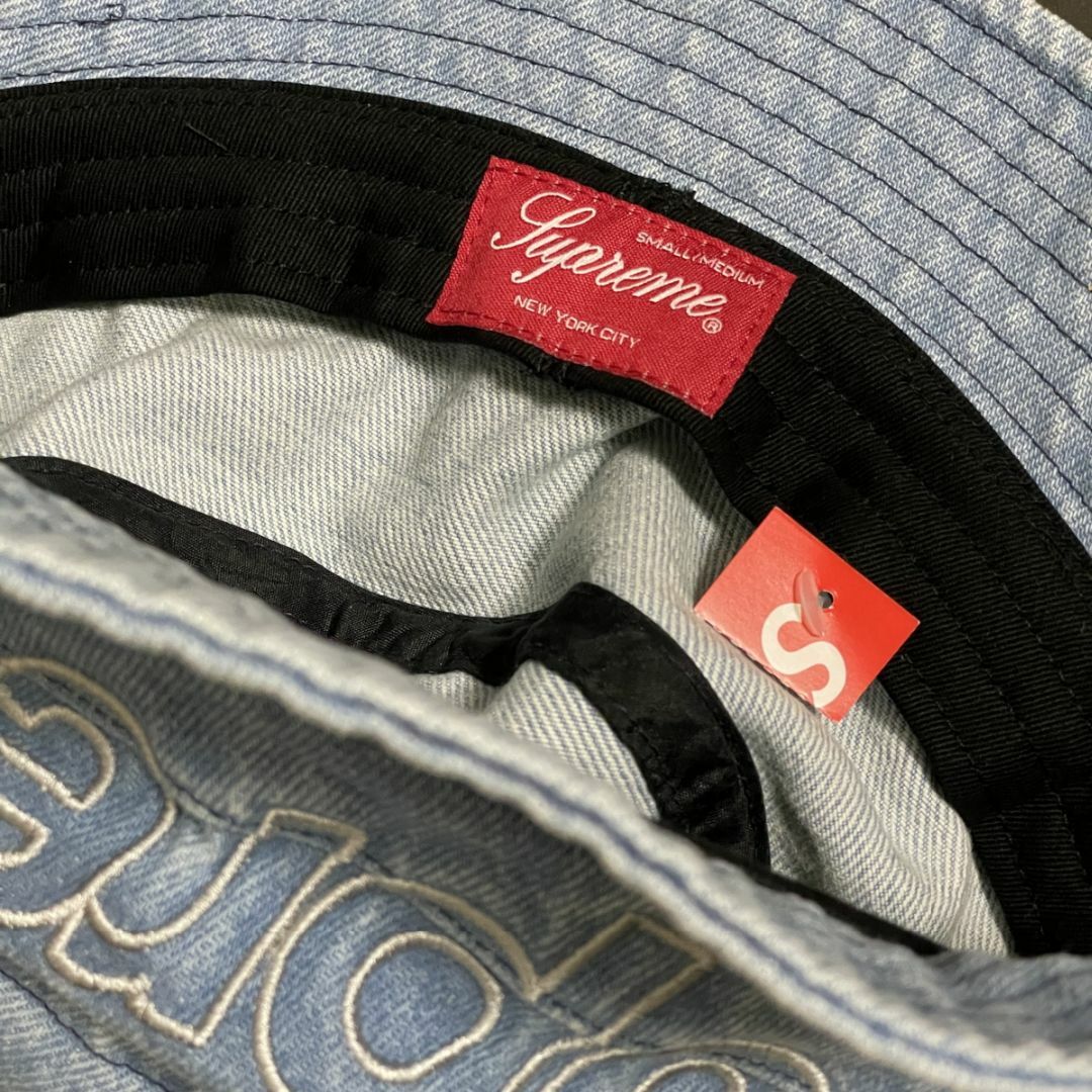 Supreme(シュプリーム)のS/M Supreme Outline Crusher Denim ハット 青 メンズの帽子(ハット)の商品写真