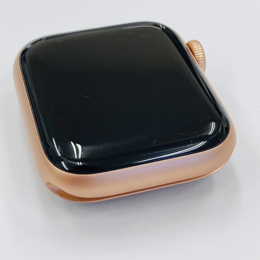 Apple Watch(アップルウォッチ)のApple Watch 40mm シリーズ4 アップルウォッチ ゴールド スマホ/家電/カメラのスマートフォン/携帯電話(その他)の商品写真