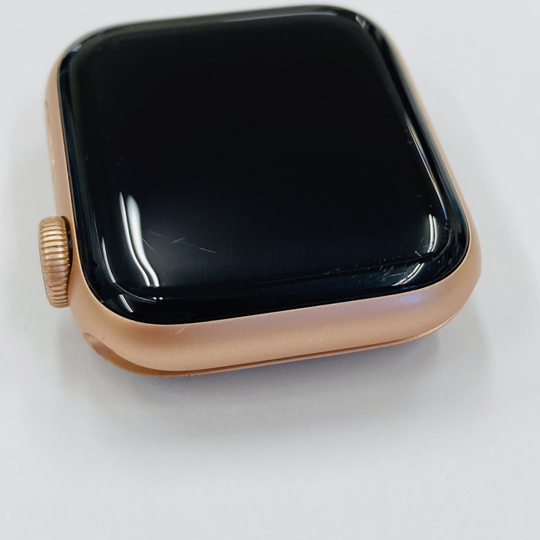 Apple Watch(アップルウォッチ)のApple Watch 40mm シリーズ4 アップルウォッチ ゴールド スマホ/家電/カメラのスマートフォン/携帯電話(その他)の商品写真