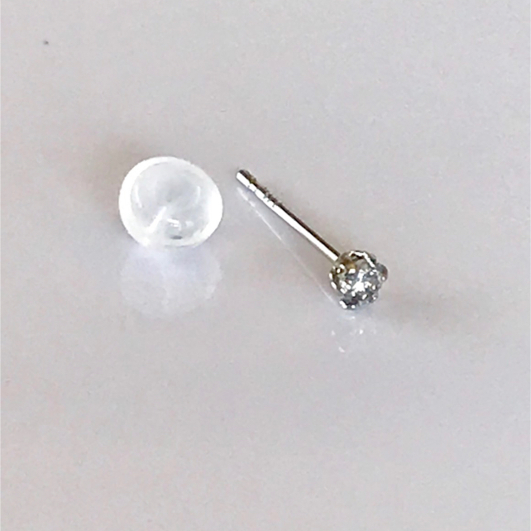 ダイヤモンドピアス  片耳 0.05ct pt900  プラチナピアス送料無料 メンズのアクセサリー(ピアス(片耳用))の商品写真