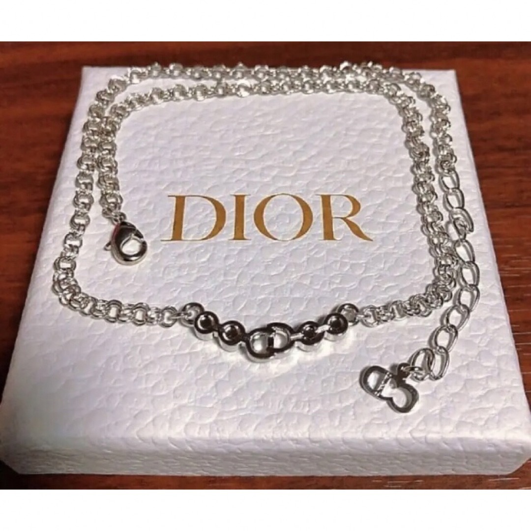 Dior  ネックレス シルバー ロゴ キラキラ ストーン シンプル Dior