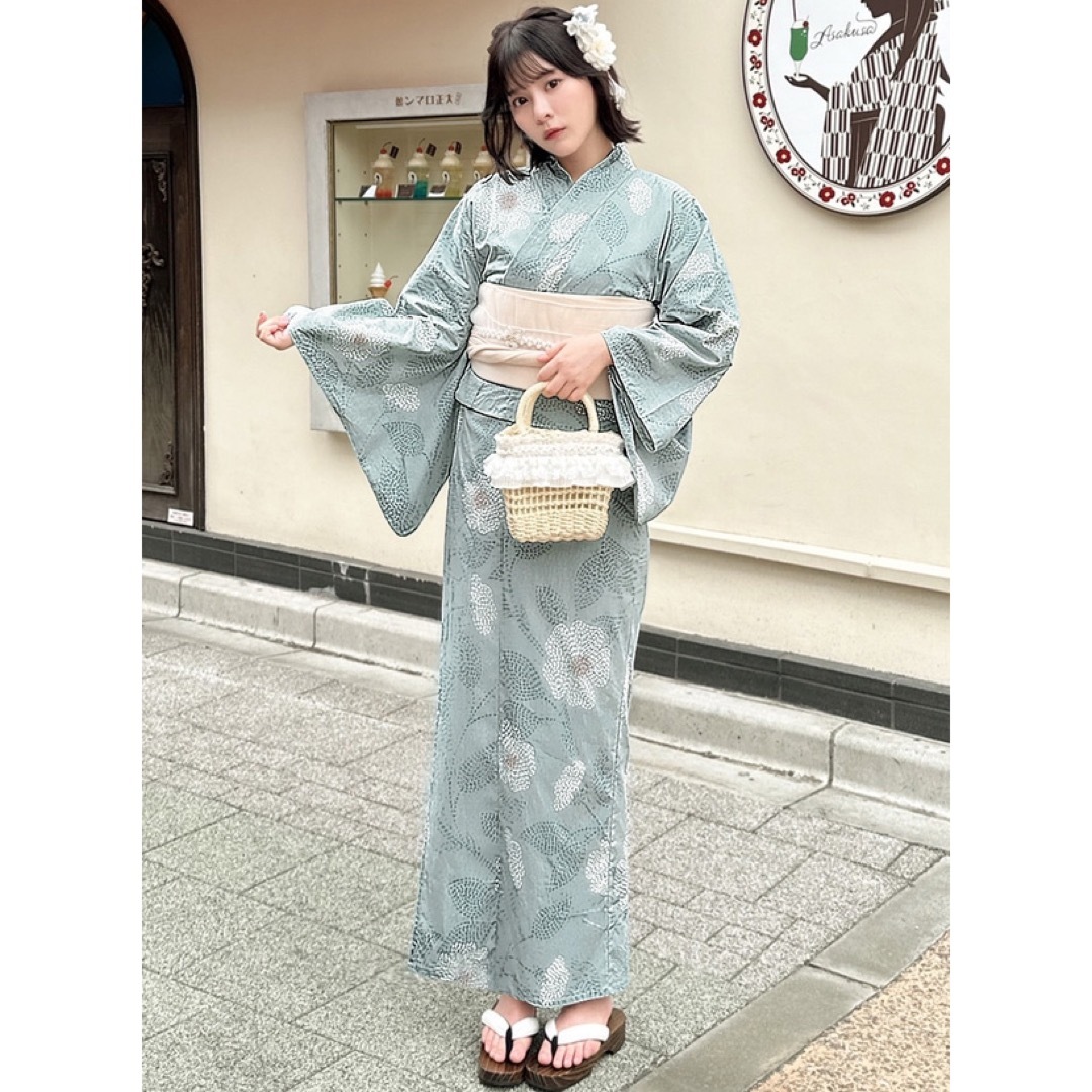 グレイル 新品 モダンフラワー柄浴衣セット 浴衣&兵児帯 大人女性用 薄緑水色 グレイル 新品 モダンフラワー柄浴衣セット 浴衣&兵児帯 大人女性用 薄緑水色
