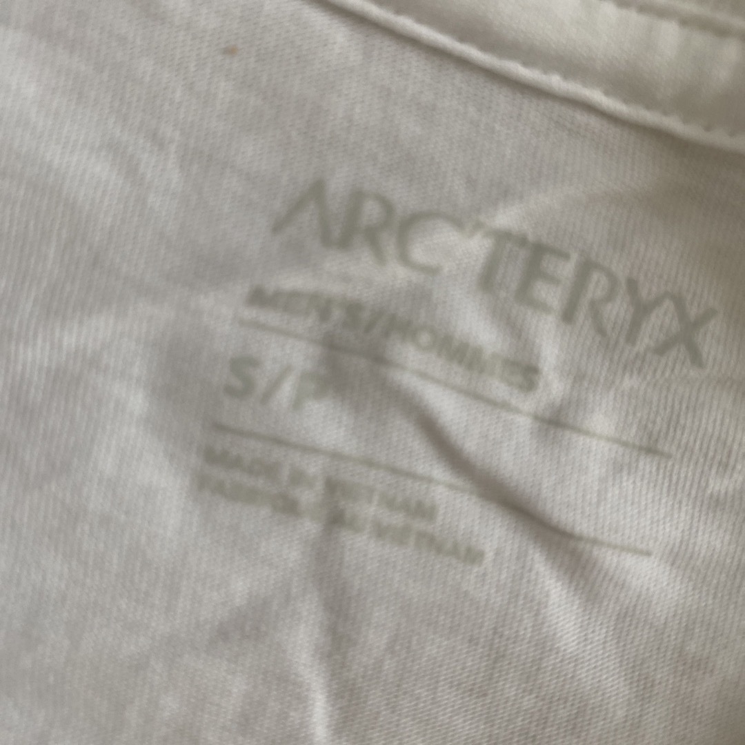 ARC'TERYX(アークテリクス)のアークテリクス　白Tシャツ　Sサイズ メンズのトップス(Tシャツ/カットソー(半袖/袖なし))の商品写真